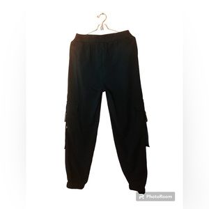 Salty black cargo pants in size M